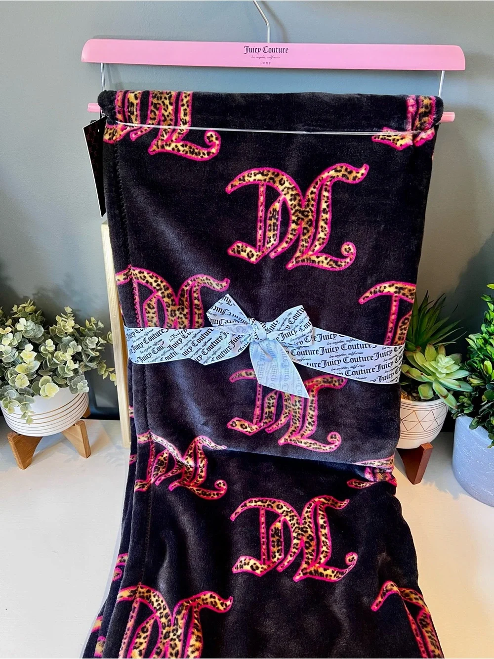 Juicy Couture Plush Throw Blanket Black Pink Leopard Monogram 50x70 Soft Cozy